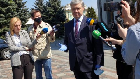 Порошенко: "Слуга народа" тормозит принятие закона о страховании врачей
