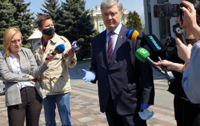 Порошенко: "Слуга народа" тормозит принятие закона о страховании врачей