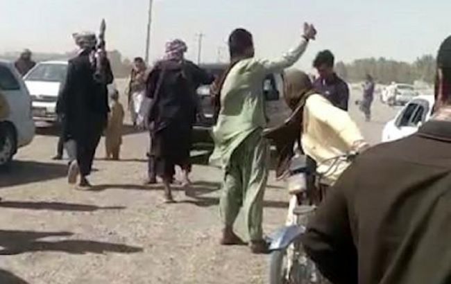 Талибы захватили первую столицу провинции в Афганистане