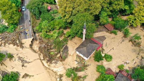 Повінь у Туреччині: кількість жертв перевищила 30