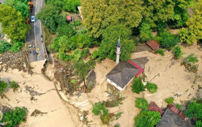 Количество жертв наводнения в Турции выросло до 38 человек