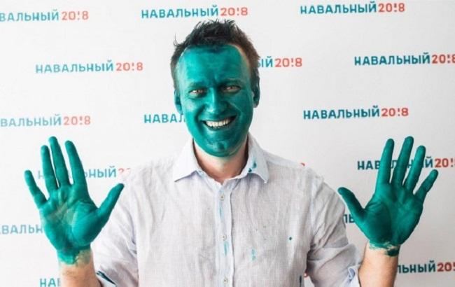 У Росії на опозиціонера Навального напали із зеленкою