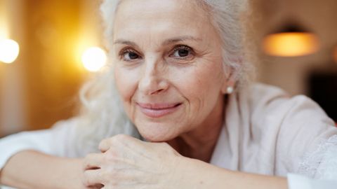 Сиве волосся може відновлюватися: вчені зробили несподівану заяву