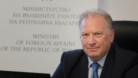 Глава МИД Болгарии примет участие в саммите Крымской платформы