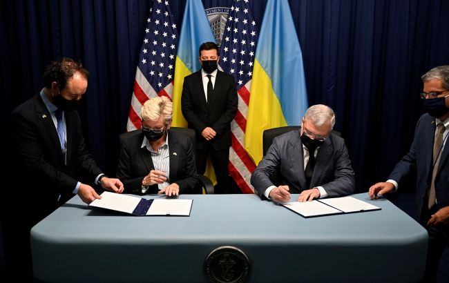 Украина и США начали стратегический диалог в энергетике и климате