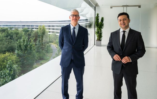 Украина заинтересована в расширении присутствия Apple: Зеленский встретился с Куком