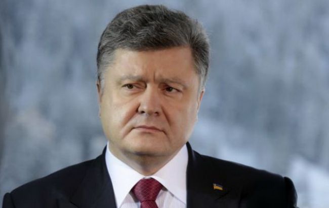 В лавах ЗСУ служать і працюють близько 54 тис. жінок, - Порошенко