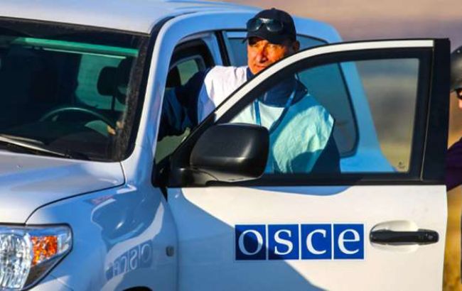 У Донецьку спалили 4 автомобіля ОБСЄ