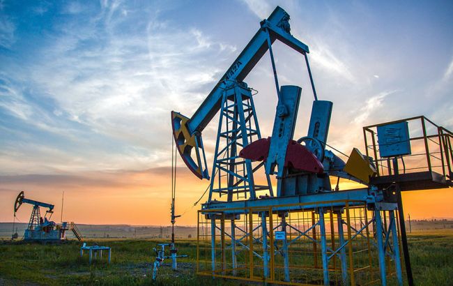 Нафта Brent торгується вище 55 доларів за барель