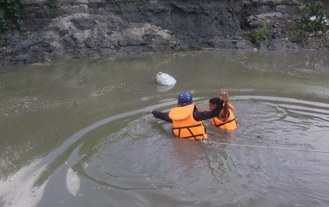 В Непале автобус упал в реку, погибли пять человек