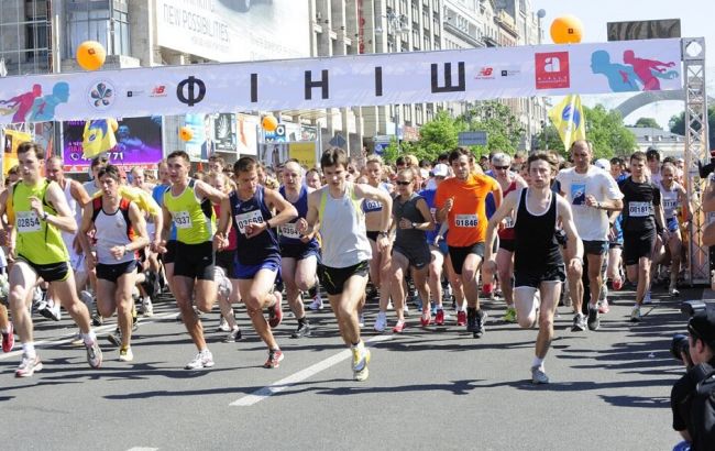 В Киеве стартовал марафон "Пробег под каштанами"