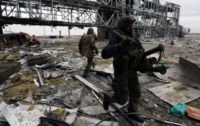 Из донецкого аэропорта вывезены 3 погибших и 23 раненых бойца сил АТО, - Бирюков
