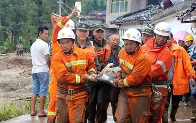 Землетрус у Китаї: кількість жертв зросла до 24