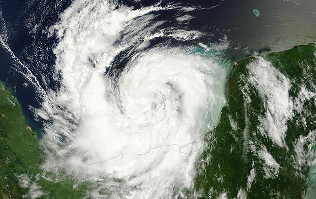 Ураган "Нейт" достиг побережья США
