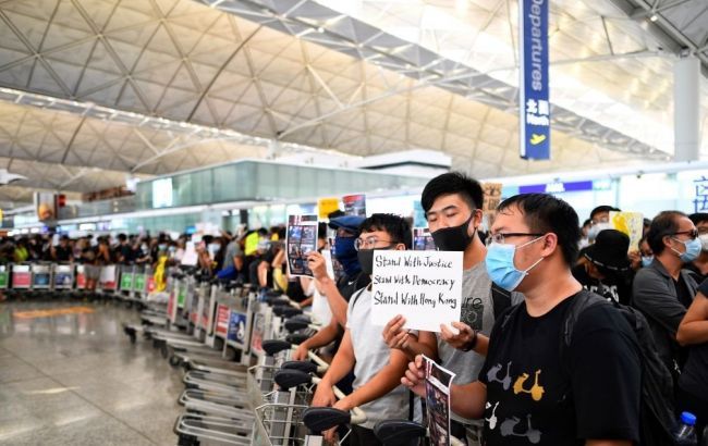 У Гонконзі протестувальники попросили британське громадянство