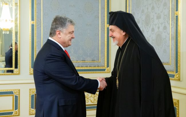 Вселенский патриархат заверил Порошенко в поддержке Украины