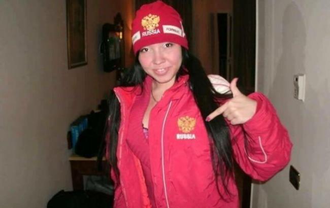 Жена экс-свободовца носит одежду с гербом РФ