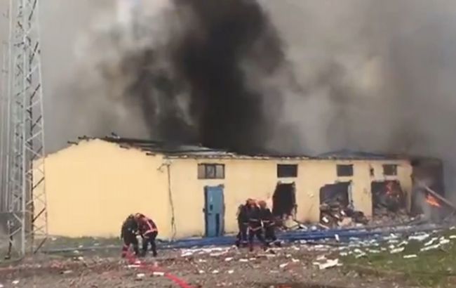 У Туреччині стався вибух на фабриці феєрверків, є жертви