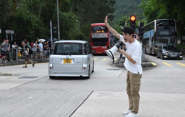 В Гонконге напали на политика, поддерживающего антиправительственные протесты