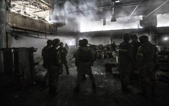 В результате обстрелов донецкого аэропорта ранены 6 военнослужащих, - Генштаб