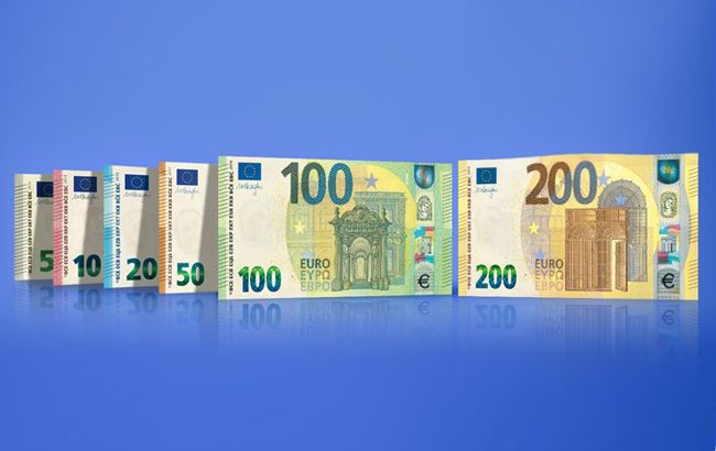 Центробанк Євросоюзу показав нові банкноти номіналом 100 і 200 євро