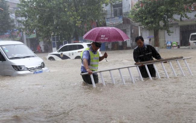 У Китаї 75 осіб зникли безвісти в результаті повені