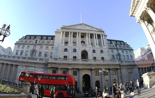 Банк Англії підвищив базову процентну ставку вперше за 10 років