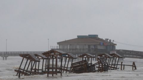 На Соединенные Штаты надвигается шторм "Ханна"