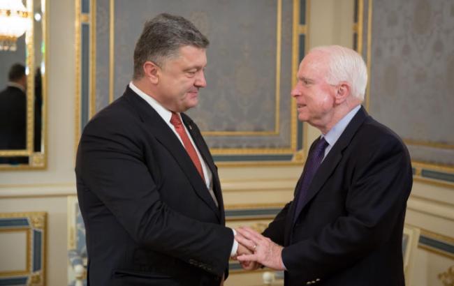 Маккейн засудив плани бойовиків провести "вибори" в ДНР/ЛНР