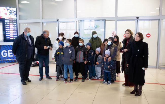 Україна евакуювала ще 14 людей з сирійського табору