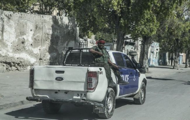 При обстрілі аеропорту в столиці Сомалі поранено шість осіб