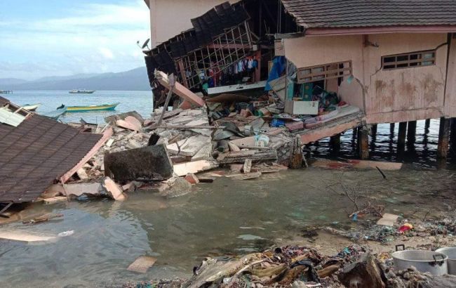В Индонезии произошло мощное землетрясение, есть жертвы