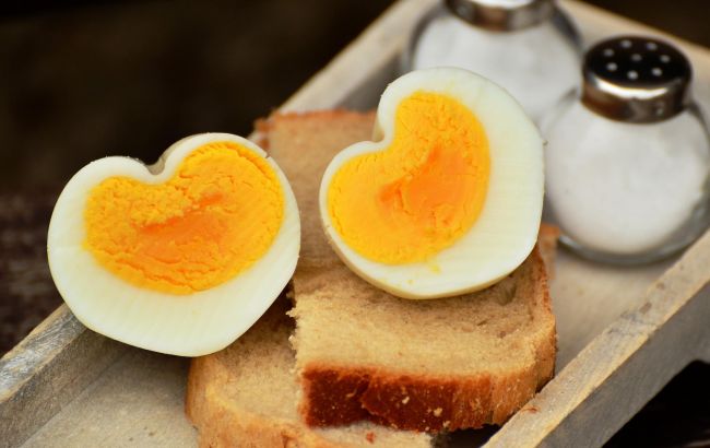 Як блискавично чистити варені яйця: про цей спосіб ви точно не знаєте!