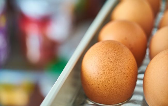 Припиніть робити це з яйцями, перед тим як покласти їх в холодильник