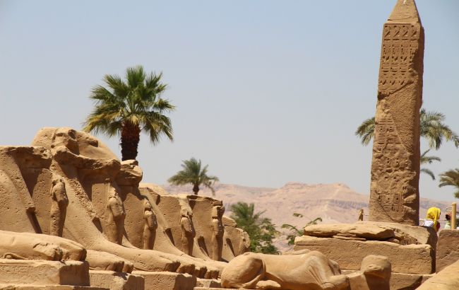 В Египте строят железную дорогу от пляжей до пирамид: какие будут поезда