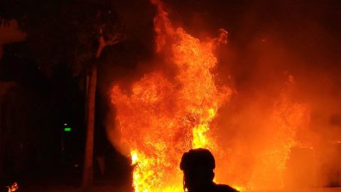 Протестувальники в Барселоні обстріляли вертоліт та кидали в поліцію "коктейлі Молотова"