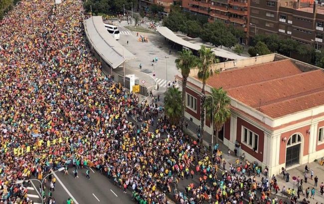 В Барселоне на акцию протеста вышли более полумиллиона человек