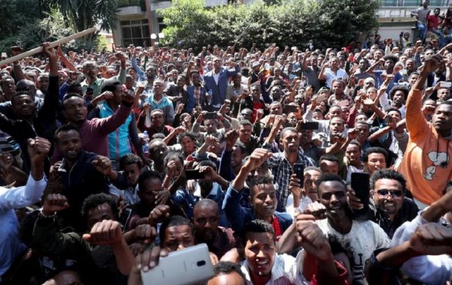 В Эфиопии во время столкновений на протестах погибли почти 70 человек