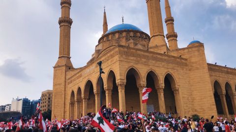 У Лівані десятки тисяч людей вимагають відставки уряду
