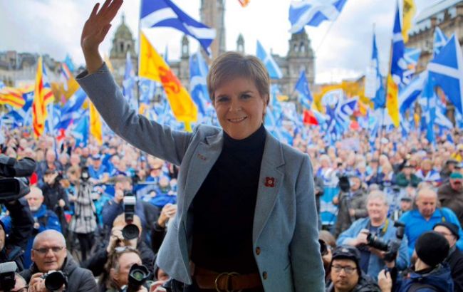 Тысячи шотландцев вышли на митинг за независимость от Великобритании