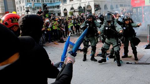 В Гонконге задержали депутатов, поддерживающих протесты