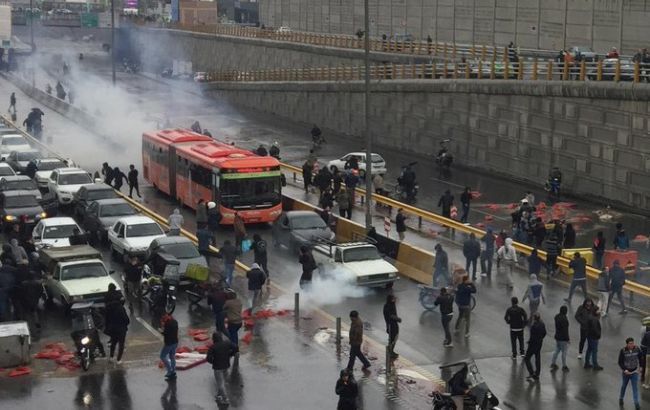 У результаті протестів в Ірані загинули більше 100 демонстрантів