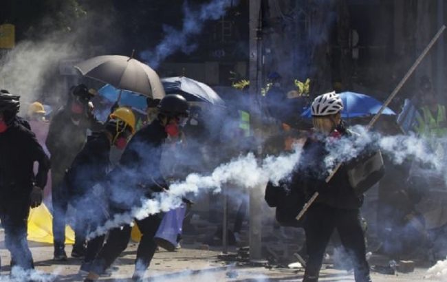 В Гонконге произошли потасовки в студгородке, полиция распылила слезоточивый газ