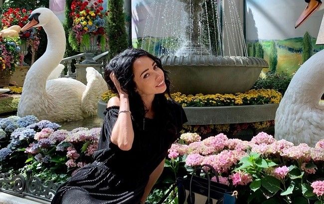 "Почувствуй себя ангелом": Екатерина Кухар примерила крылья на вершине небоскреба