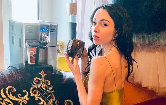 Обворожительная Екатерина Кухар взбудоражила сеть постельным фото из Греции