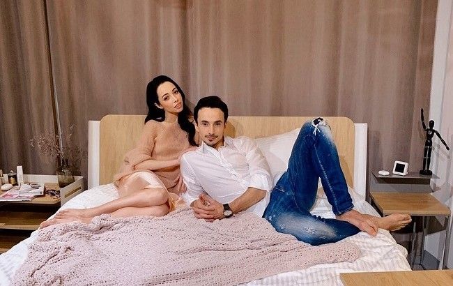 Які фривольності! Катерина Кухар з чоловіком влаштували "брудні танці" в спальні