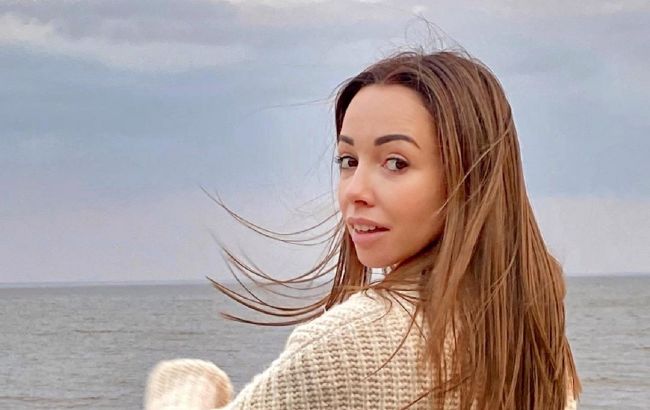 Такие умницы: Екатерина Кухар умилила совместной балетной тренировкой с 5-летней дочкой (видео)