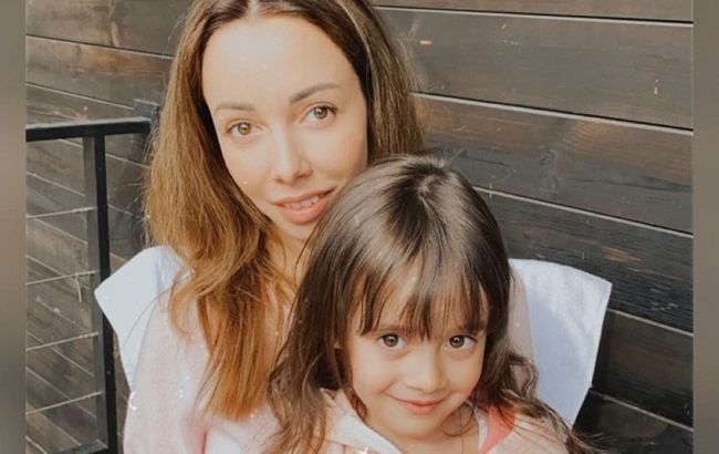 Будущая балерина: Екатерина Кухар похвасталась поразительной гибкостью 5-летней дочери