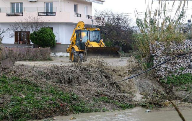 Повені на Криті затопили будинки та підприємства, почалась евакуація населення