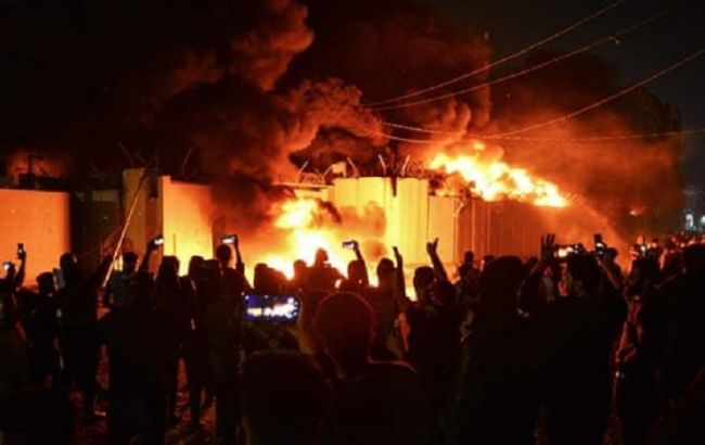 В Ираке сожгли иранское консульство